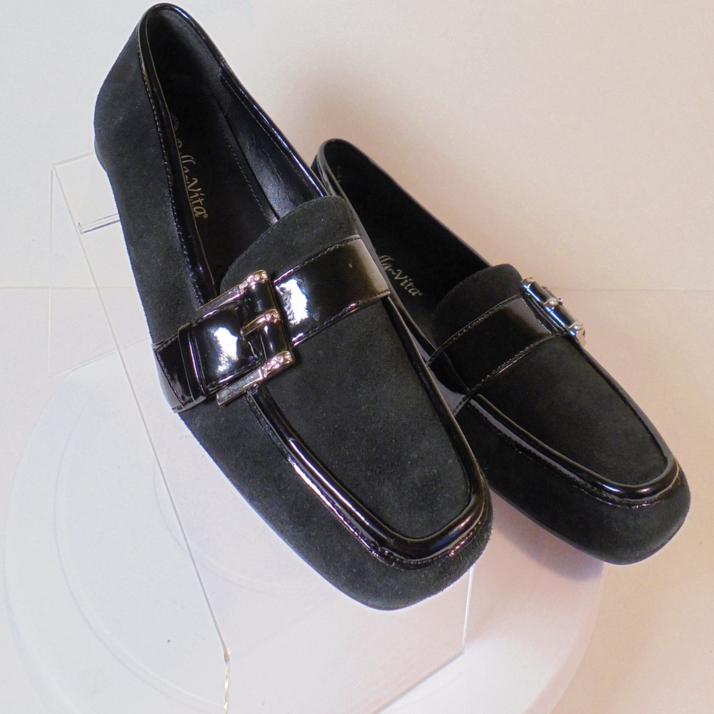 Bella Vita Suede Loafer Size 8.5  Narrow